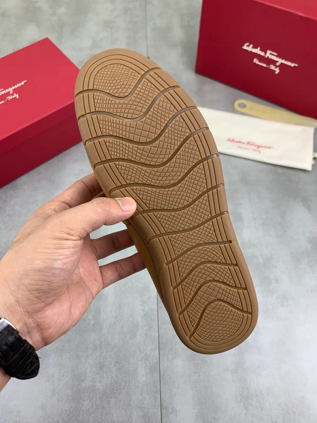 Men's shoes 💰P480 New model [Ferragamo/Ferragamo] Latest model Original imported calfskin, imported pigskin lining + original luxury metal buckle + original rubber outsole Soft and comfortable Size number: 38-44